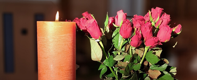 Trauertag Crans Montana Blumen und Kerze